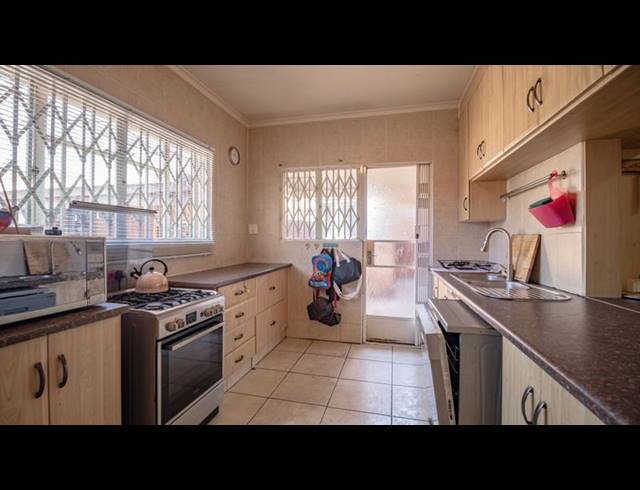 3 BEDROOM TOWNHOUSE FOR SALE IN HOMESTEAD